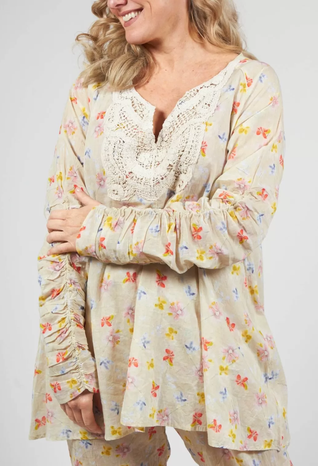 Shirts & Blouses^Ewa I Walla Long Sleeve Blouse With Lace Neckline Detail In Yellow Flower